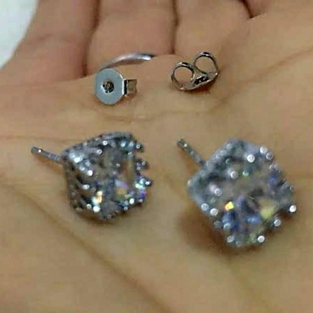 NEW! Sparkling 925 Sterling Cubic Zirconia Studs💎 - Picture 3 of 8